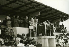 Cerimónia de proclamação da independência de Cabo Verde, no Estádio da Várzea (5 Julho de 1975)