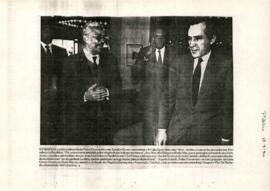Foto do Primeiro Ministro de Cabo Verde, Pedro Pires com Ramalho Eanes e o Embaixador de Cabo Verde, Herculano Vieira
